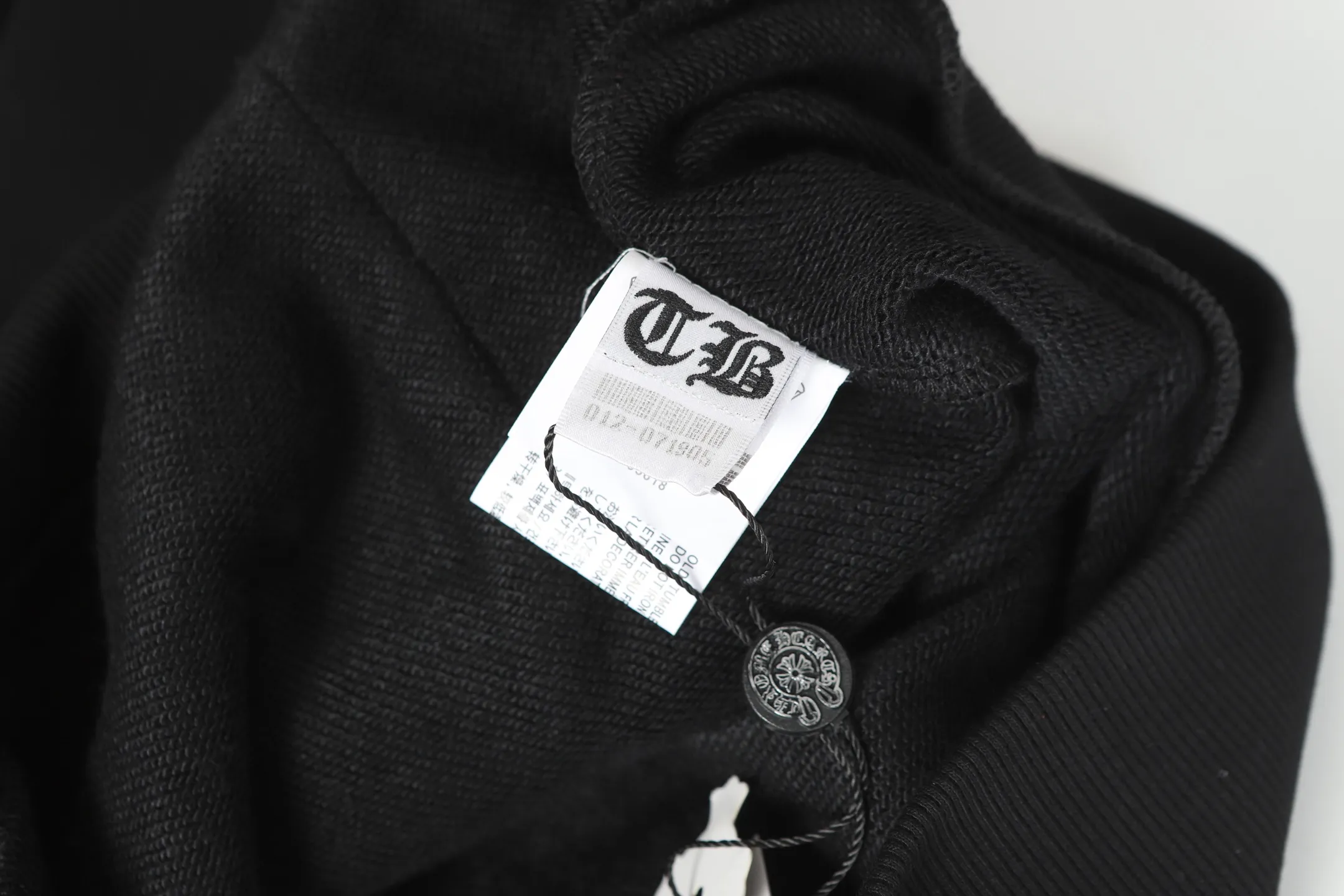 P240 Cross-border model, please do not place an order if you are pursuing quality -Chrome Hearts/Chrome Hearts Colorful🌈Horseshoe Sanskrit printed hooded sweatshirt -High weight, high density and high quality. The wool is soft, delicate and skin-friendly. It feels soft and silky. It has excellent warmth and skin-friendly properties. -Size: S M L XL